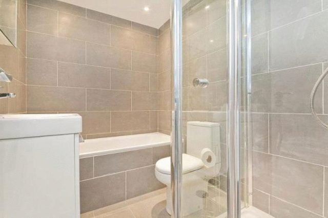  Image of 4 bedroom Terraced house to rent in Belsize Road London NW6 at Belsize Road Swiss Cottage London, NW6 4RY